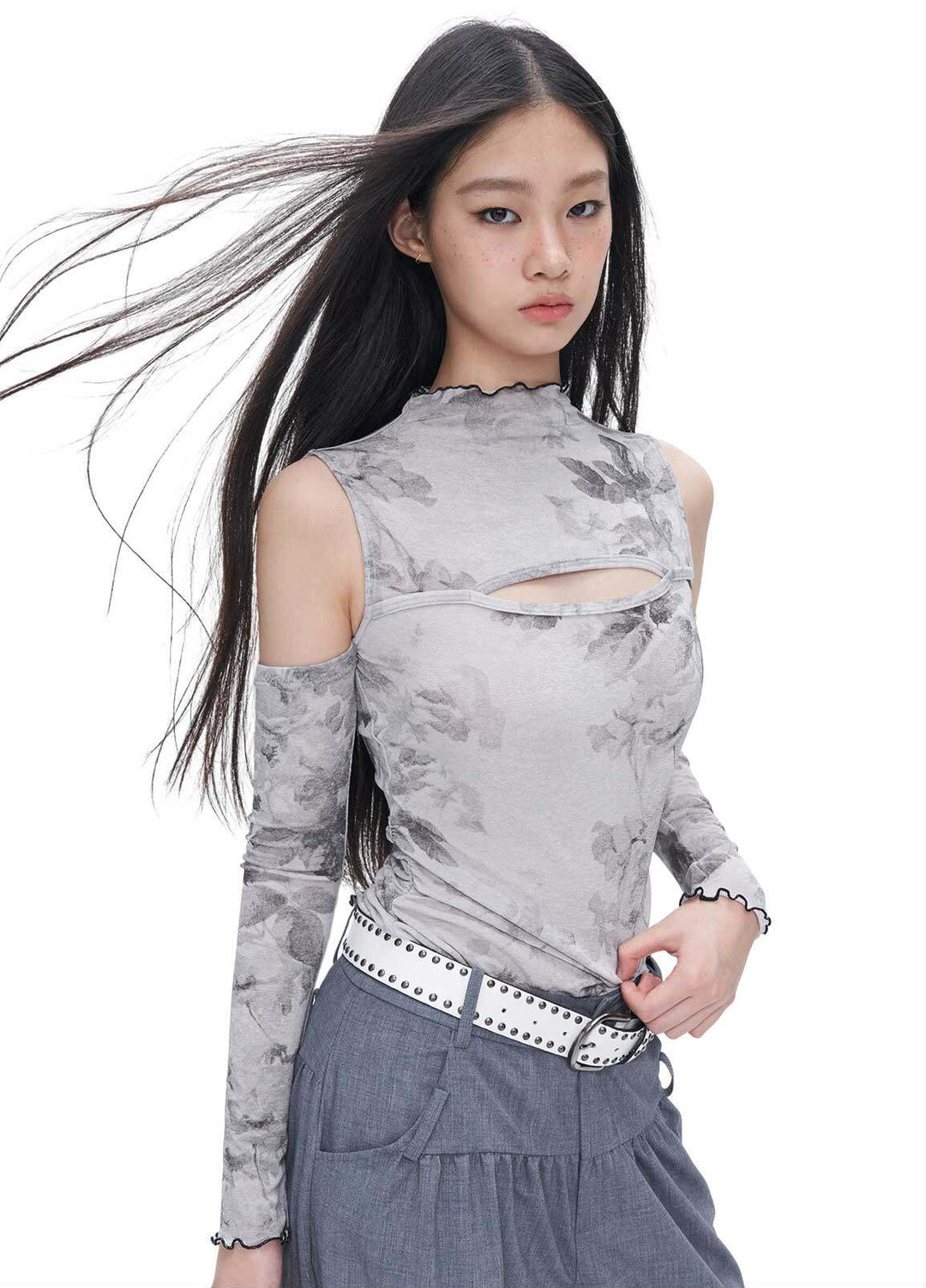 NEXT PASSPORT gray ink-print asymmetric off-shoulder top