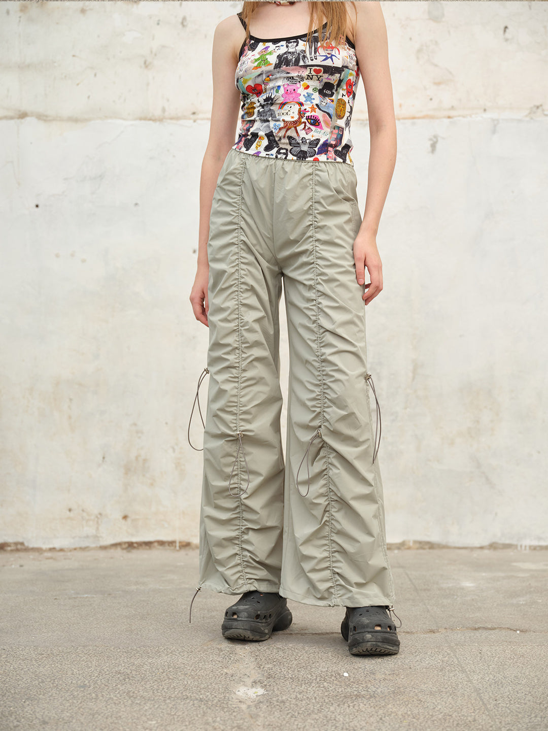 NEXT PASSPORT three-color ruched drawstring wide-leg pants in gray green, leg detail