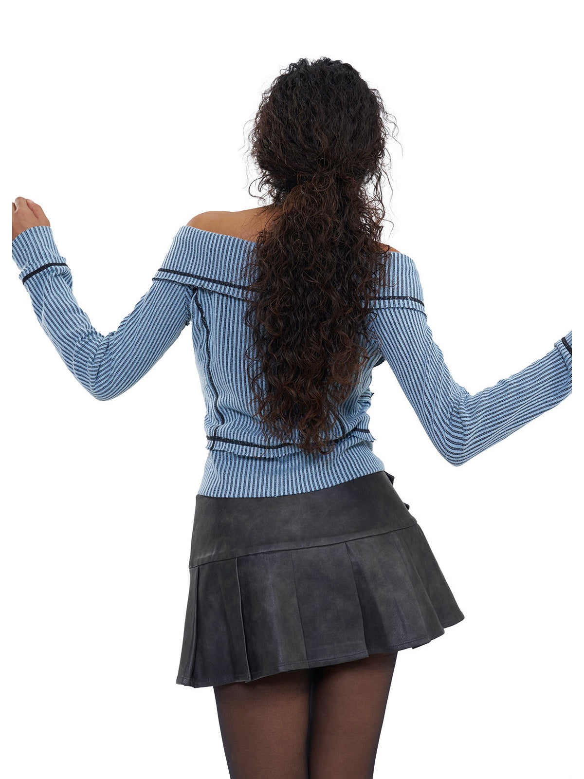 NEXT PASSPORT gray-brown double-belt pleated PU mini skirt, back view