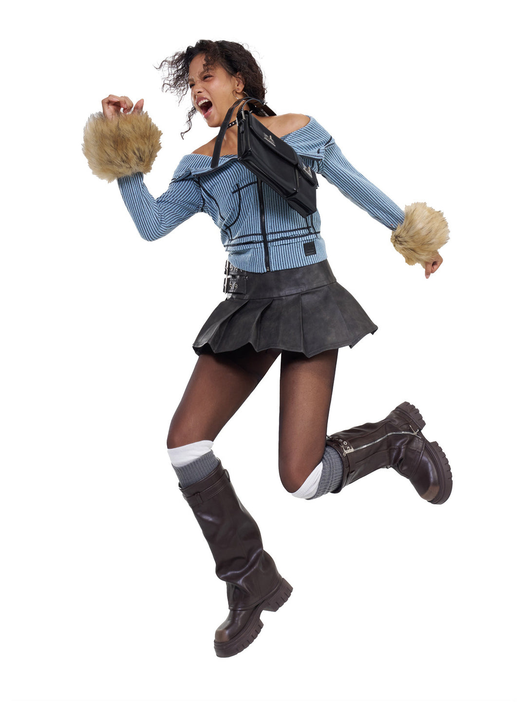 NEXT PASSPORT gray-brown double-belt pleated PU mini skirt, jumping full-body view
