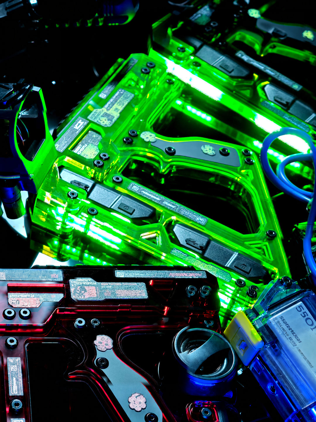 FOCKSHOP REBORN illuminated blaster prop — red and green illuminated props grouped in a dark studio scene