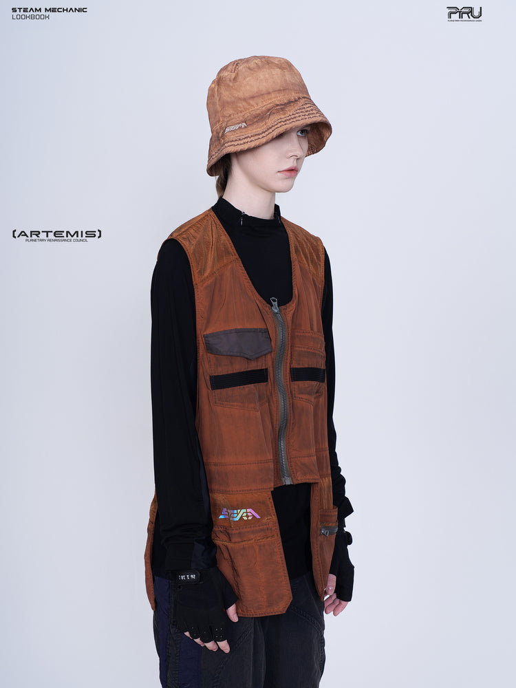 PIONEER sedna-red multi-pocket vest, right-facing modeled view showing extended pocket panels
