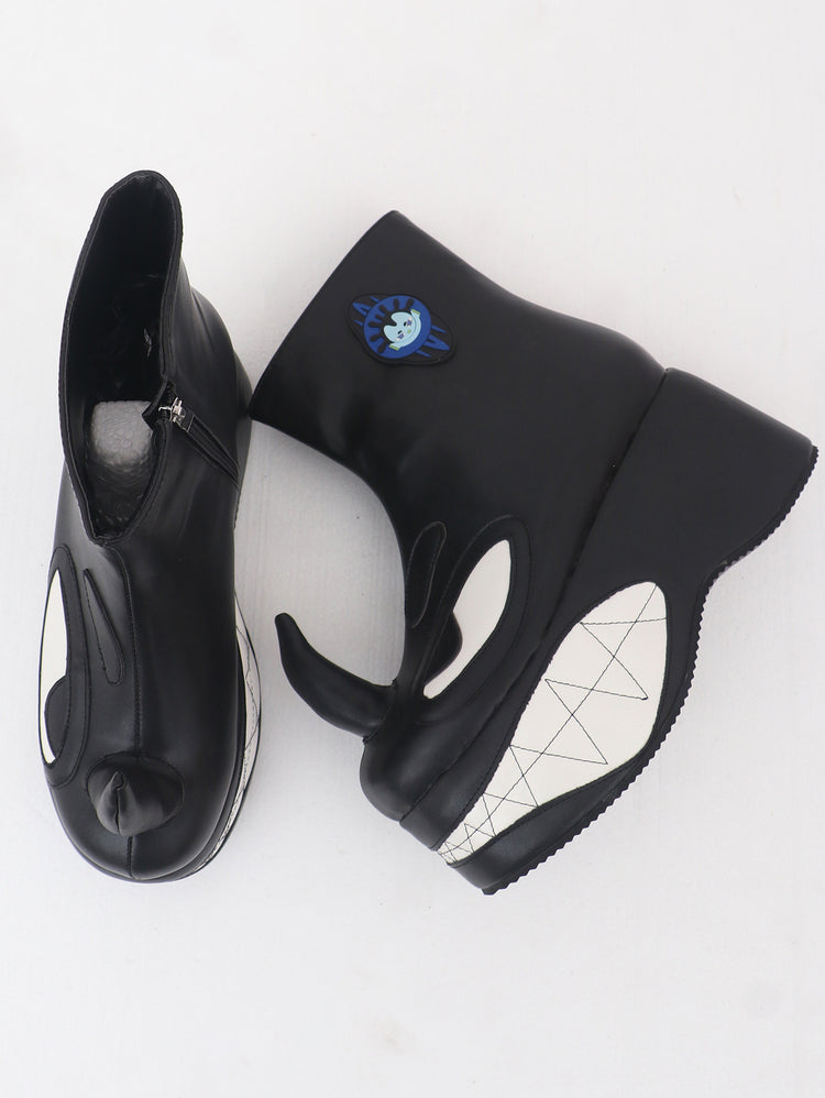 EMBRYO ANGRY horn-toe platform boots — inner zipper and openings