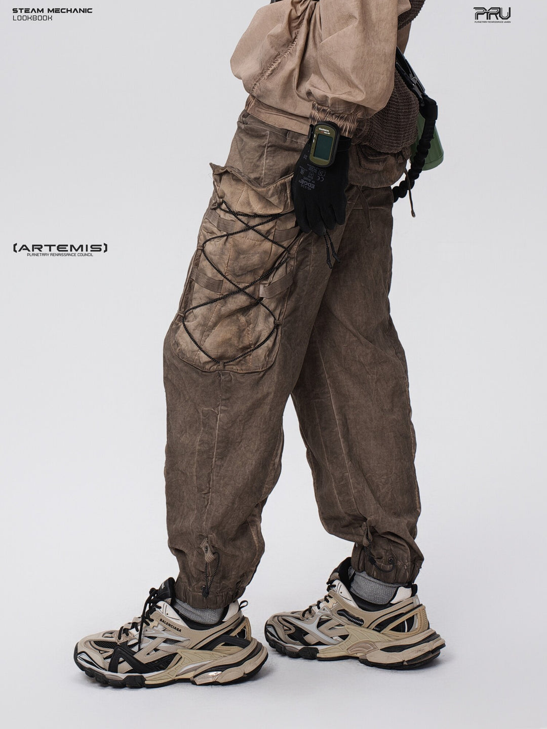 PIONEER cargo pants in Gravel Brown, modeled side profile