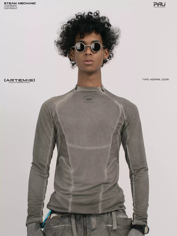 TWIN STAR meteor gray stretch riding base-layer top — front modeled close-up