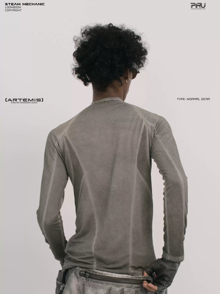 TWIN STAR meteor gray stretch riding base-layer top — back modeled close-up showing the raglan seams