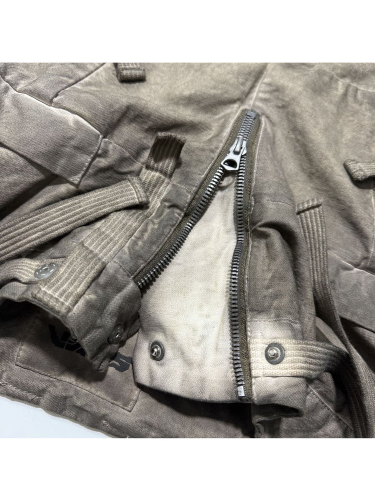 PIONEER detachable waist-pouch cargo pants — waistband — inner fastening and zip fly construction detail