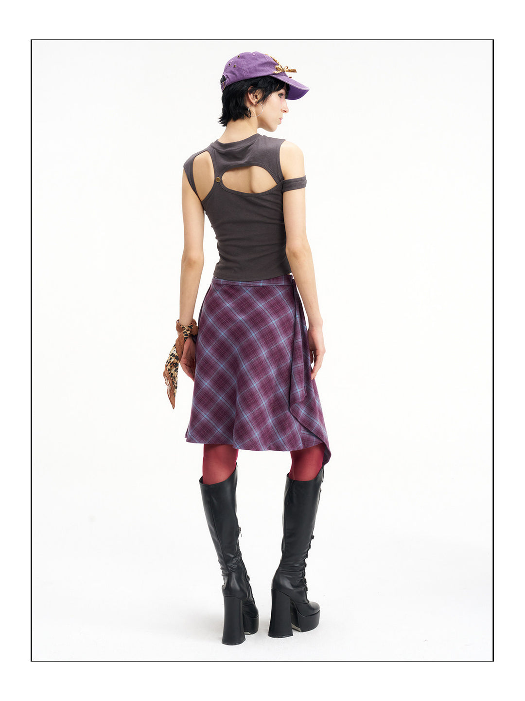NEXT PASSPORT asymmetric cutout-shoulder sleeveless tee back look
