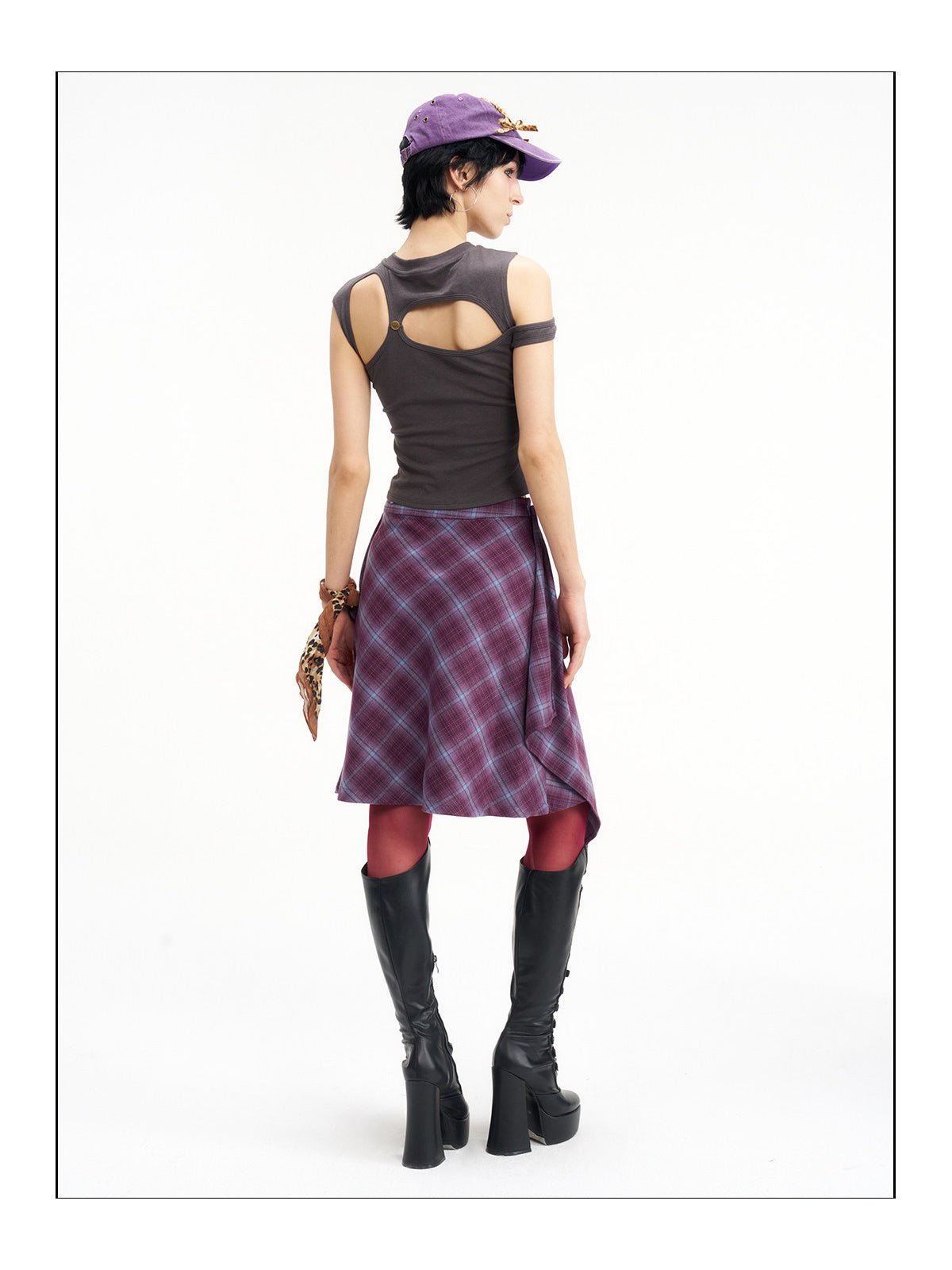 NEXT PASSPORT asymmetric cutout-shoulder sleeveless tee back look