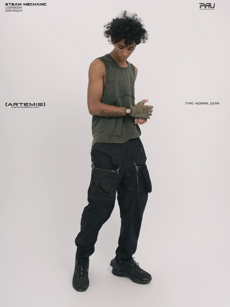 RIFT ARC moss green deconstructed tank — modeled view with hands together