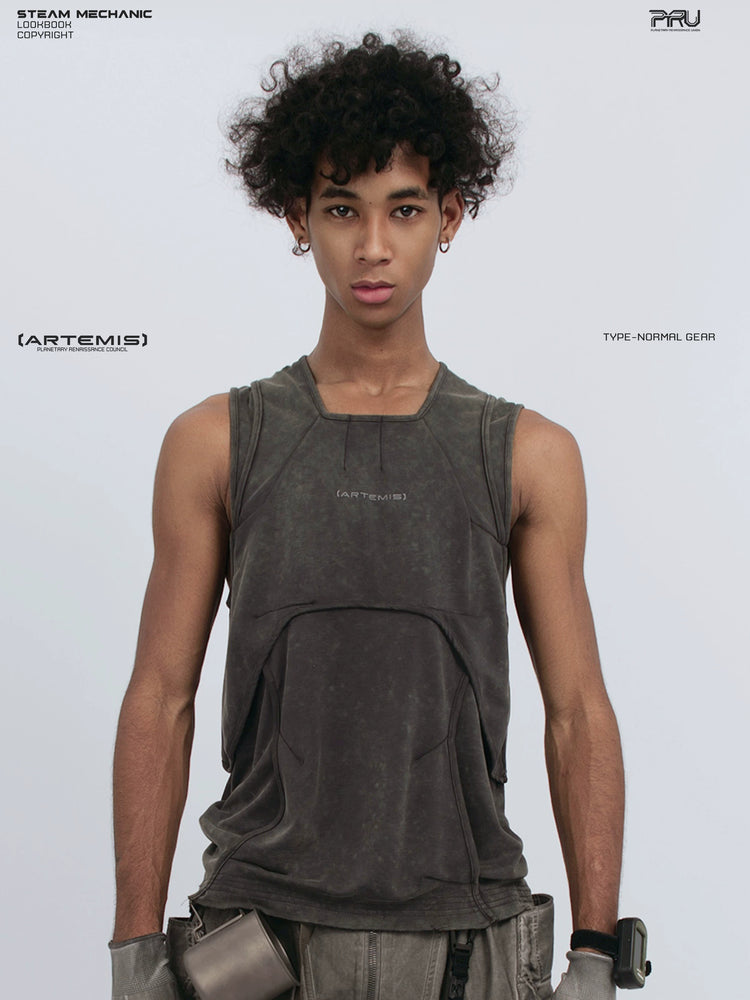 RIFT ARC deconstructed tank in fog gray — front modeled close-up showing the curved pocket panels