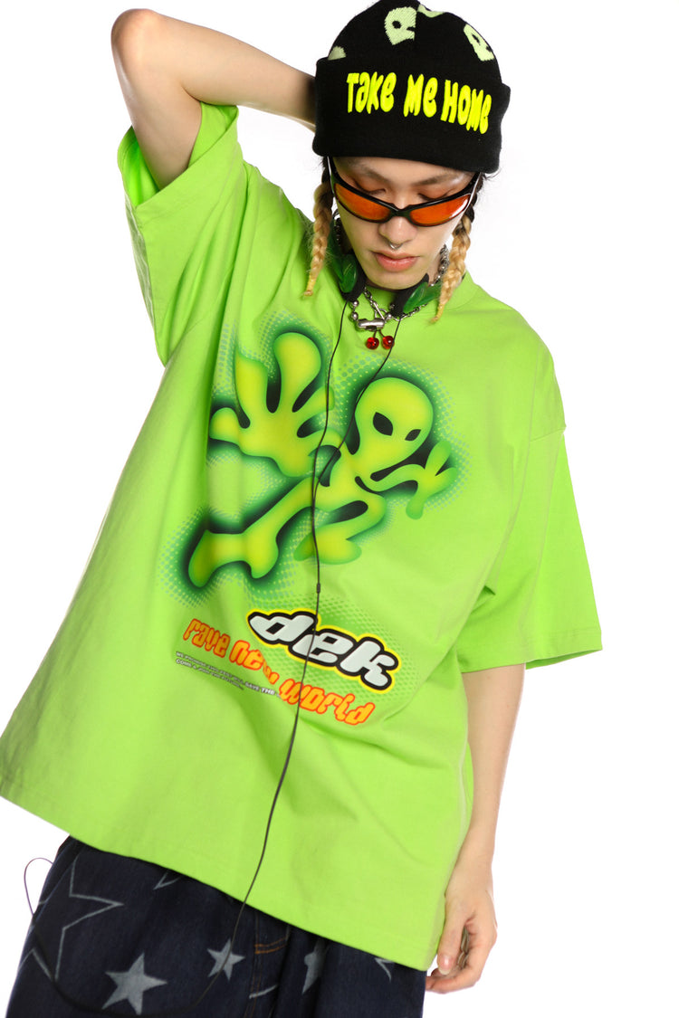 DEADENDKIDS ALIEN INVASION oversized graphic tee — material and print detail