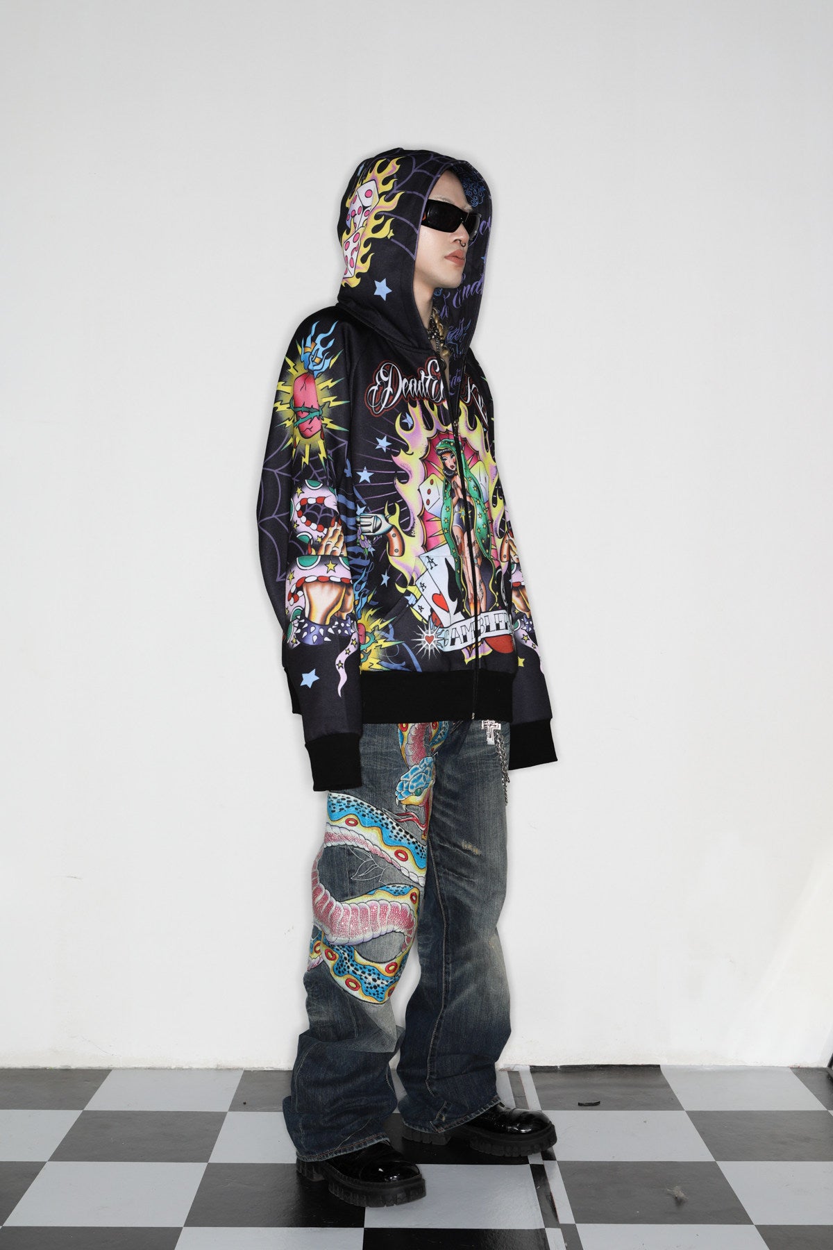 DEADENDKIDS WEST COAST oversized fleece hoodie — material and print detail