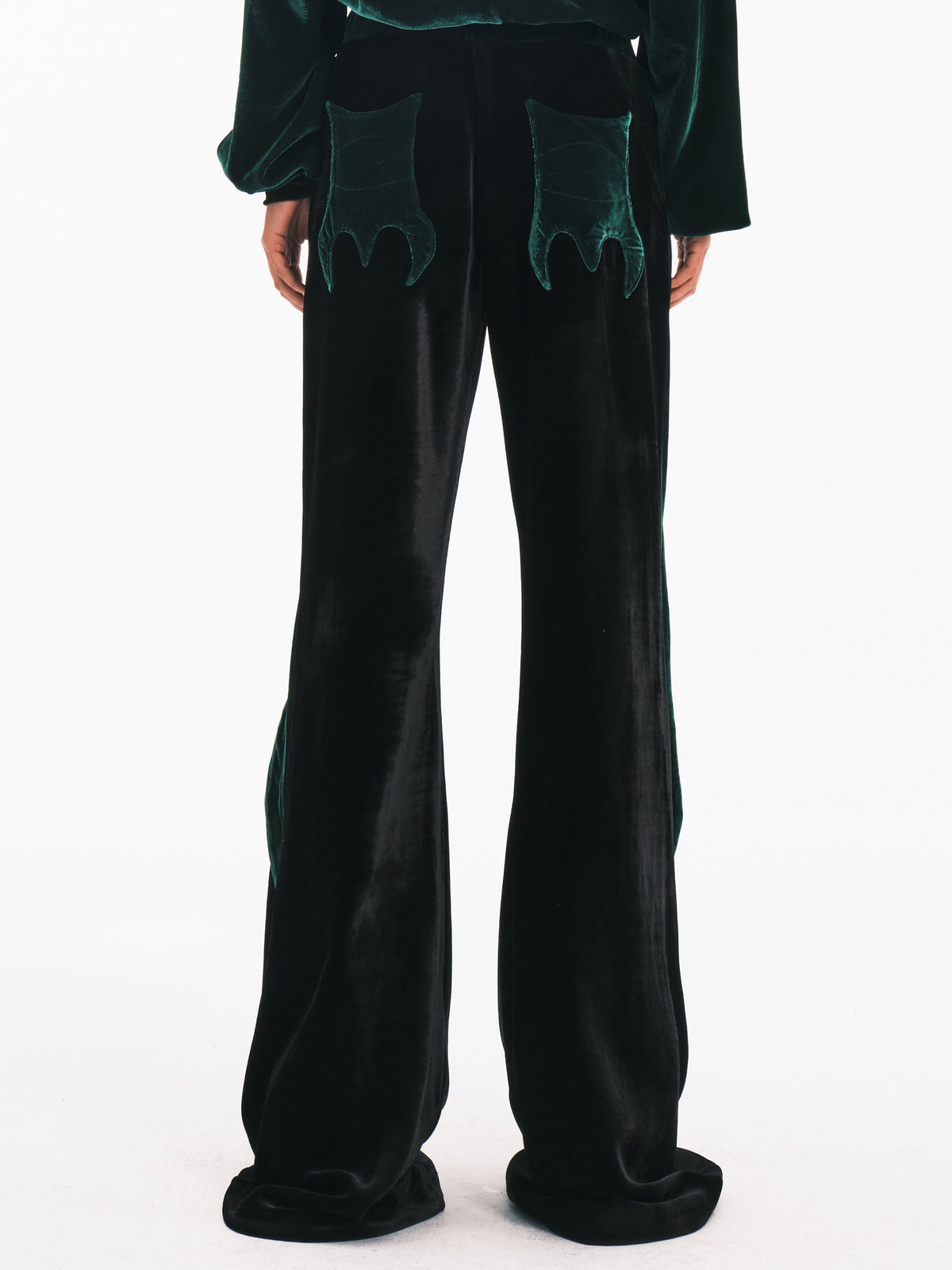 EMBRYO GREEN SPIKE velvet wide-leg pants — side profile