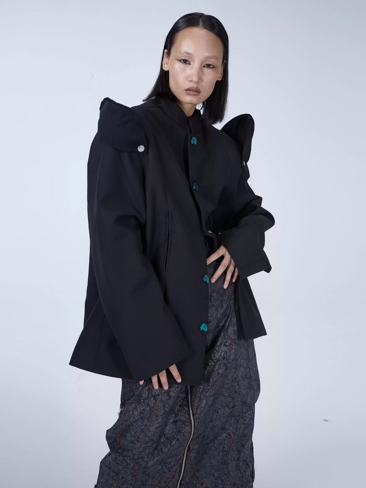 EMBRYO IMPERIAL GUARD detachable-shoulder Zhongshan blazer — side profile