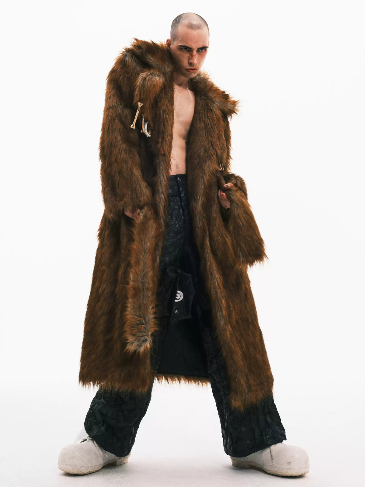 EMBRYO PRIMAL BONE extra-long faux-fur coat — side or detail presentation