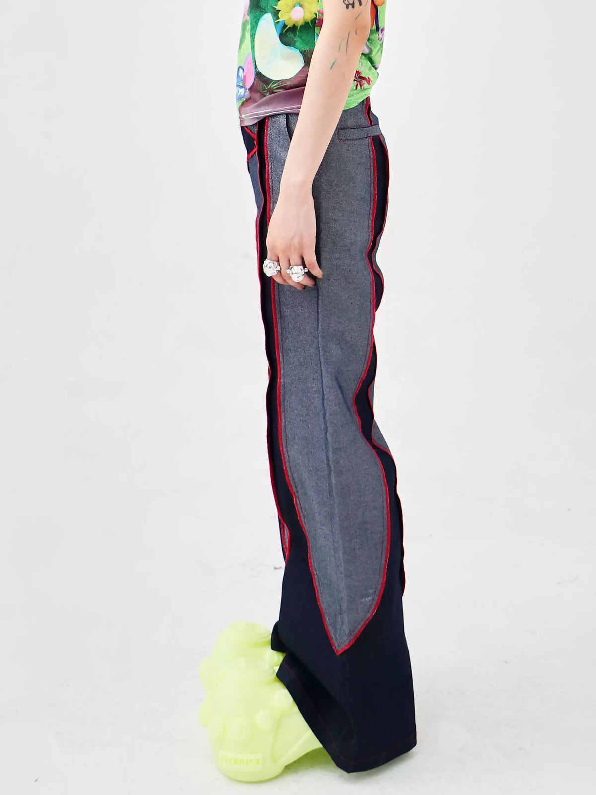 EMBRYO STARSHIFT patchwork flare jeans — side or detail presentation