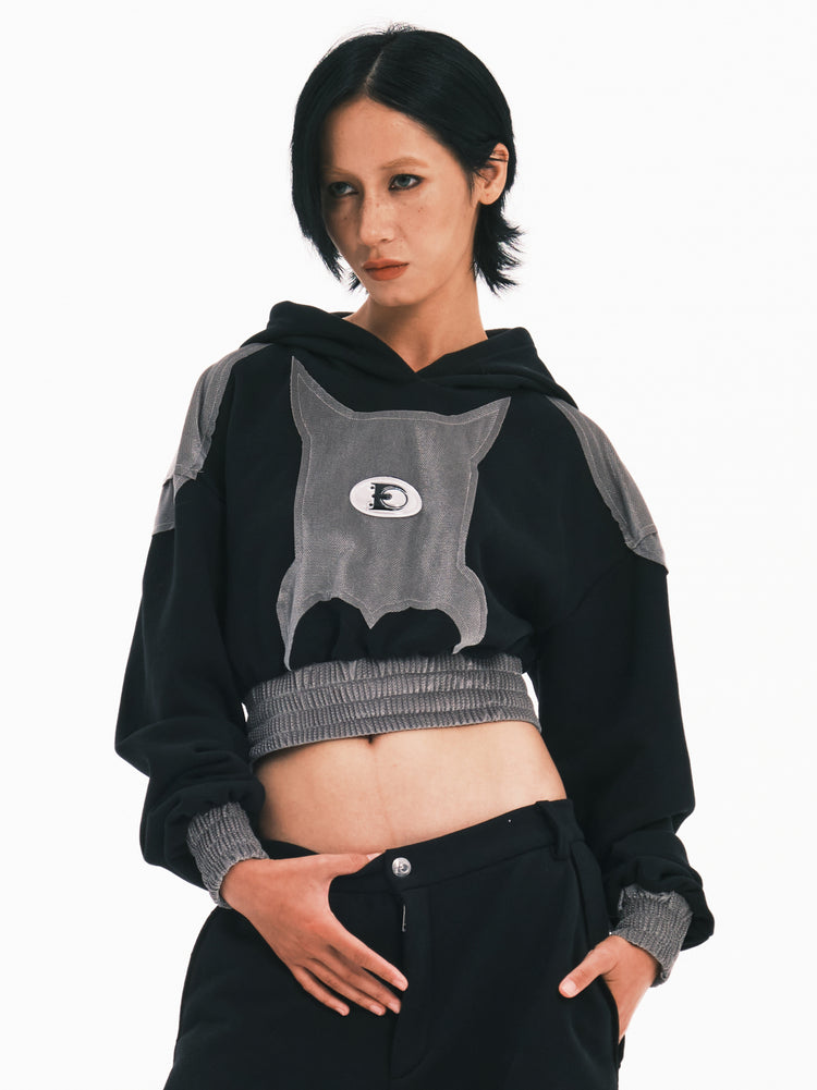 EMBRYO GUARD CORE cropped graphic sweatshirt — side or detail presentation