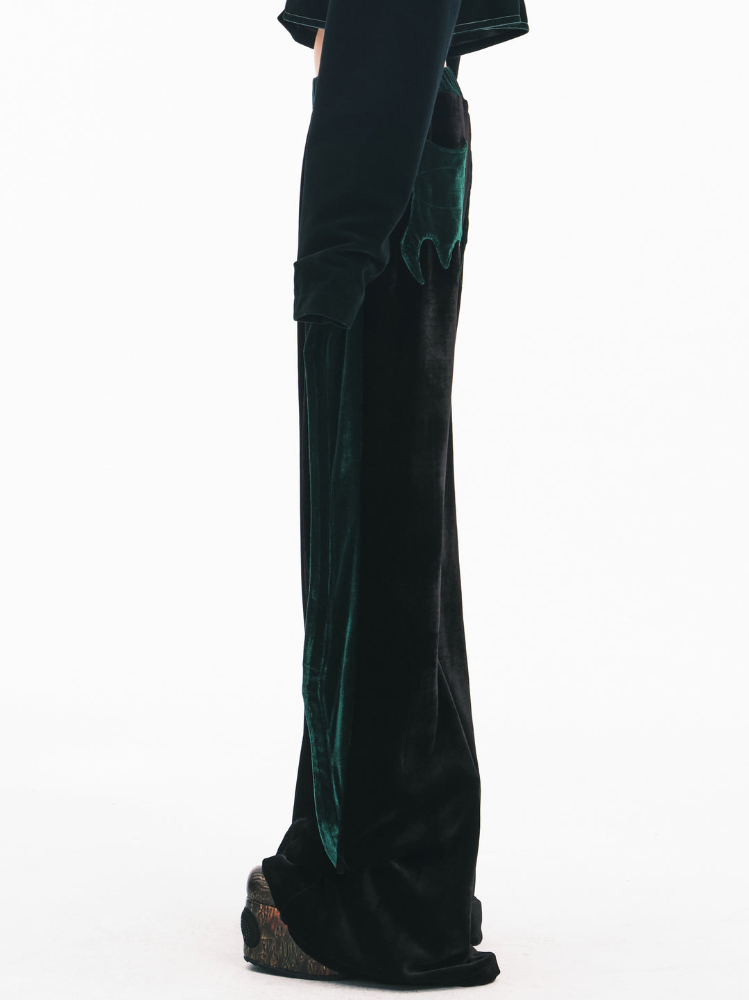 EMBRYO GREEN SPIKE velvet wide-leg pants — alternate modeled angle