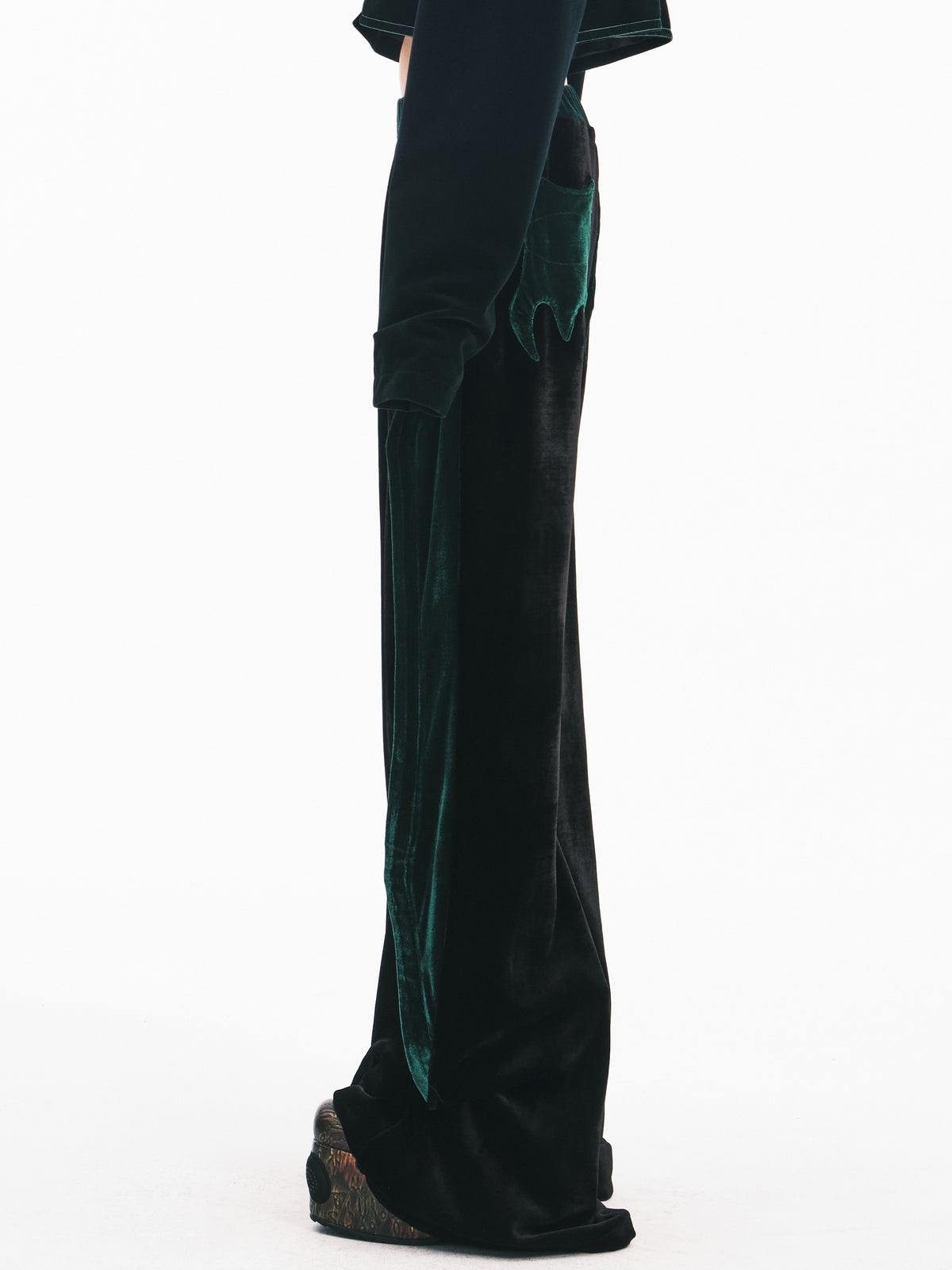 EMBRYO GREEN SPIKE velvet wide-leg pants — alternate modeled angle