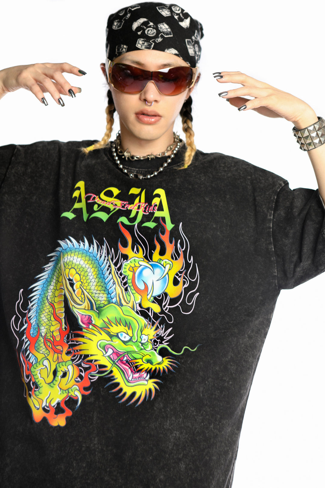 DEADENDKIDS ASIA DRAGON washed graphic tee — alternate modeled angle