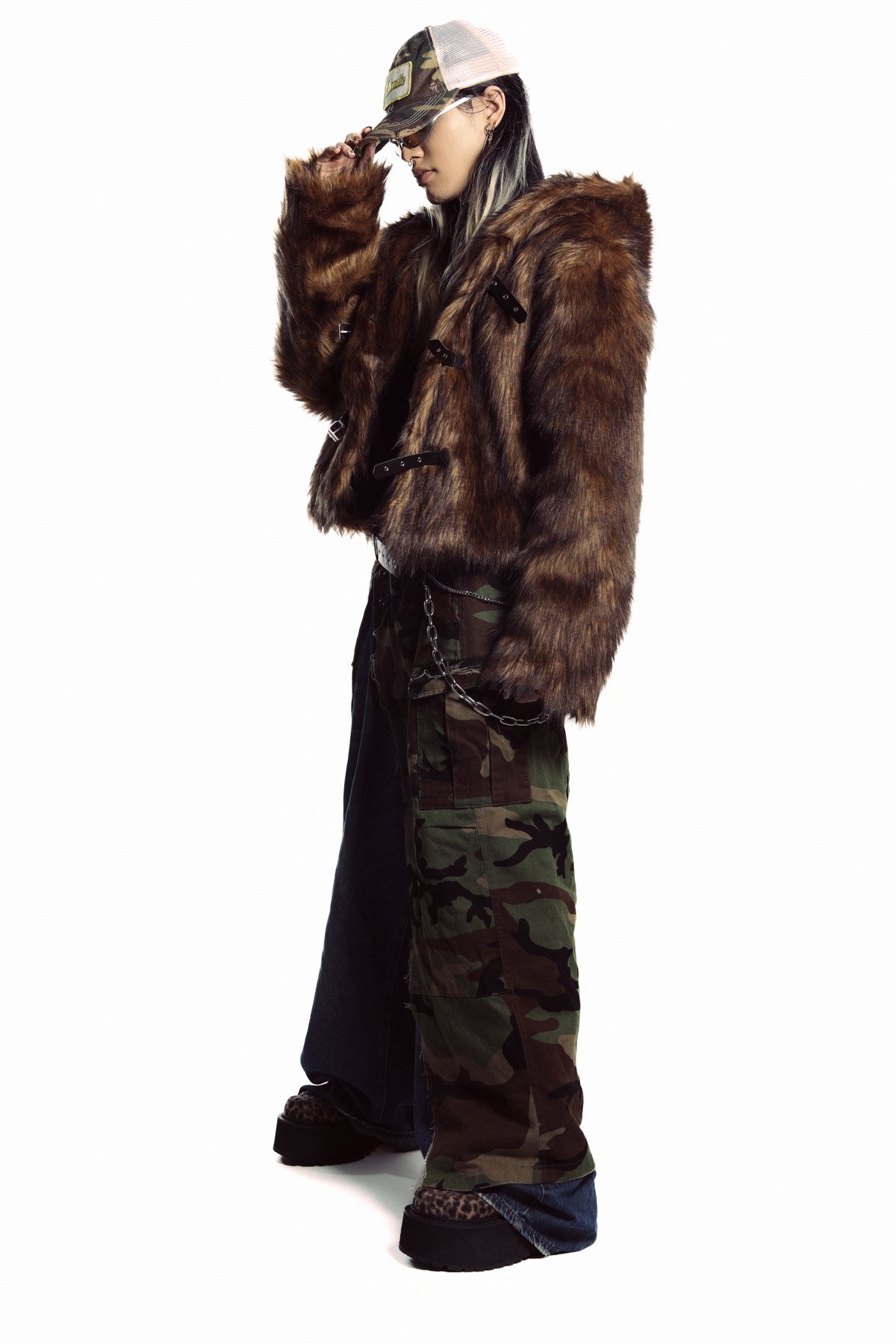 DEADENDKIDS NOMAD HOOD faux-fur coat — construction detail