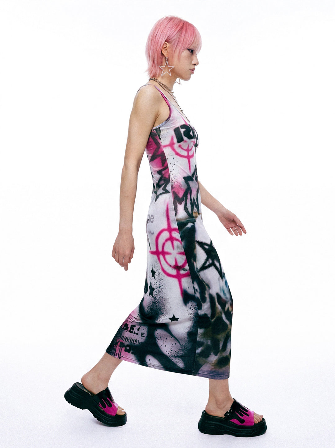 DEADENDKIDS RIOT GRAFFITI fitted maxi dress — material and print detail