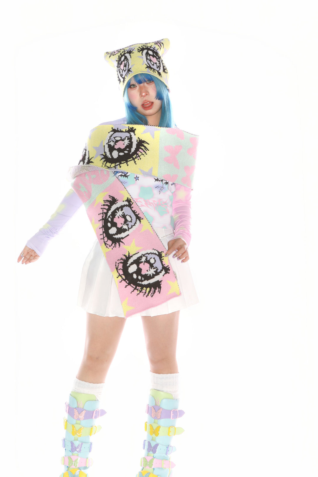 DEADENDKIDS ANIME EYES knit scarf & reversible hat — full-length modeled view