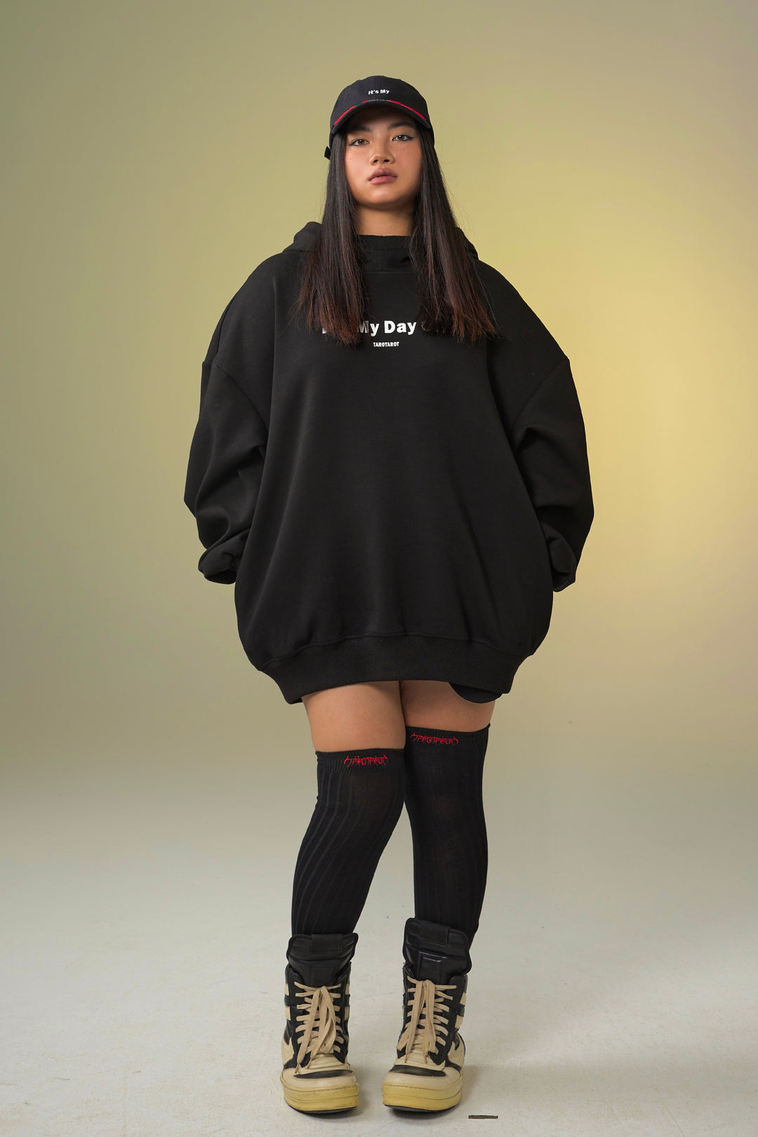 TAROTAROT IT'S MY DAY OFF OVERSIZED HOODED SWEATSHIRT