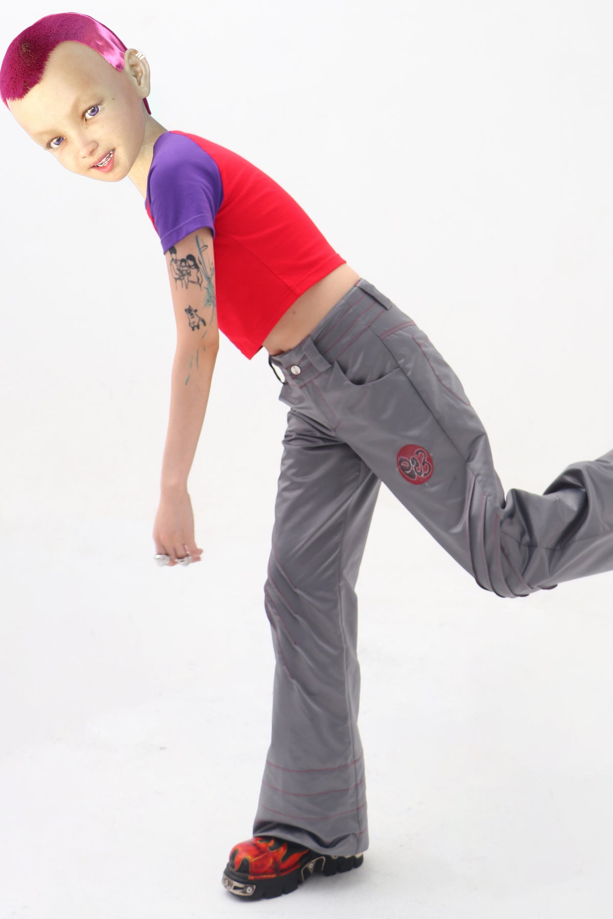 EMBRYO STARSHIFT cropped raglan tee — additional styled view