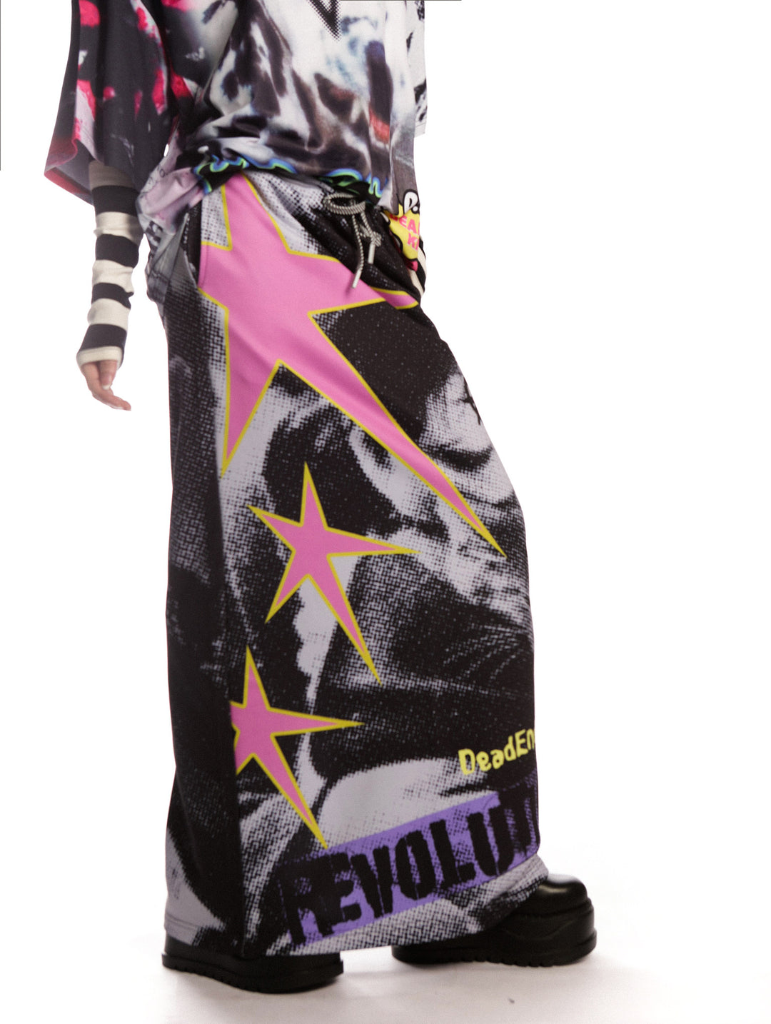 DEADENDKIDS PUNK RIOT printed sweatshirt maxi skirt — material and print detail