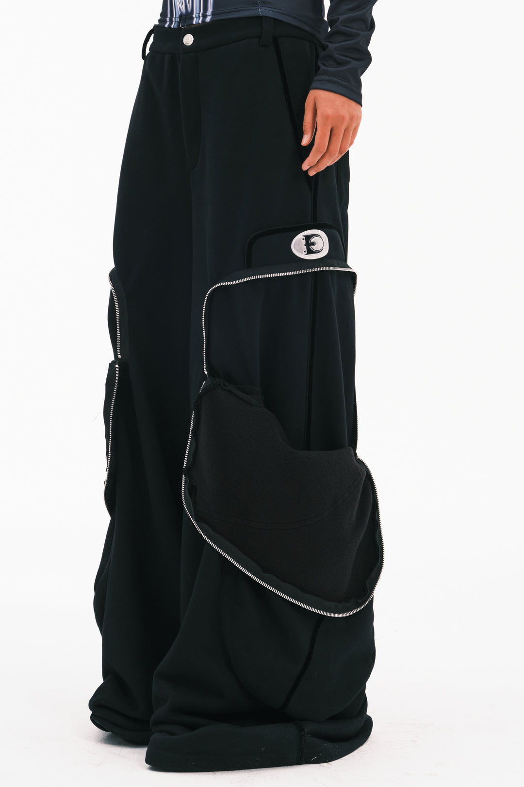 EMBRYO BIG POCKET wide-leg sweatpants — product-only rear view