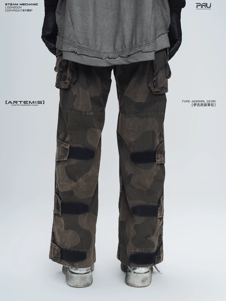 IXION dead leaf brown washed camouflage combat pants — rear modeled view