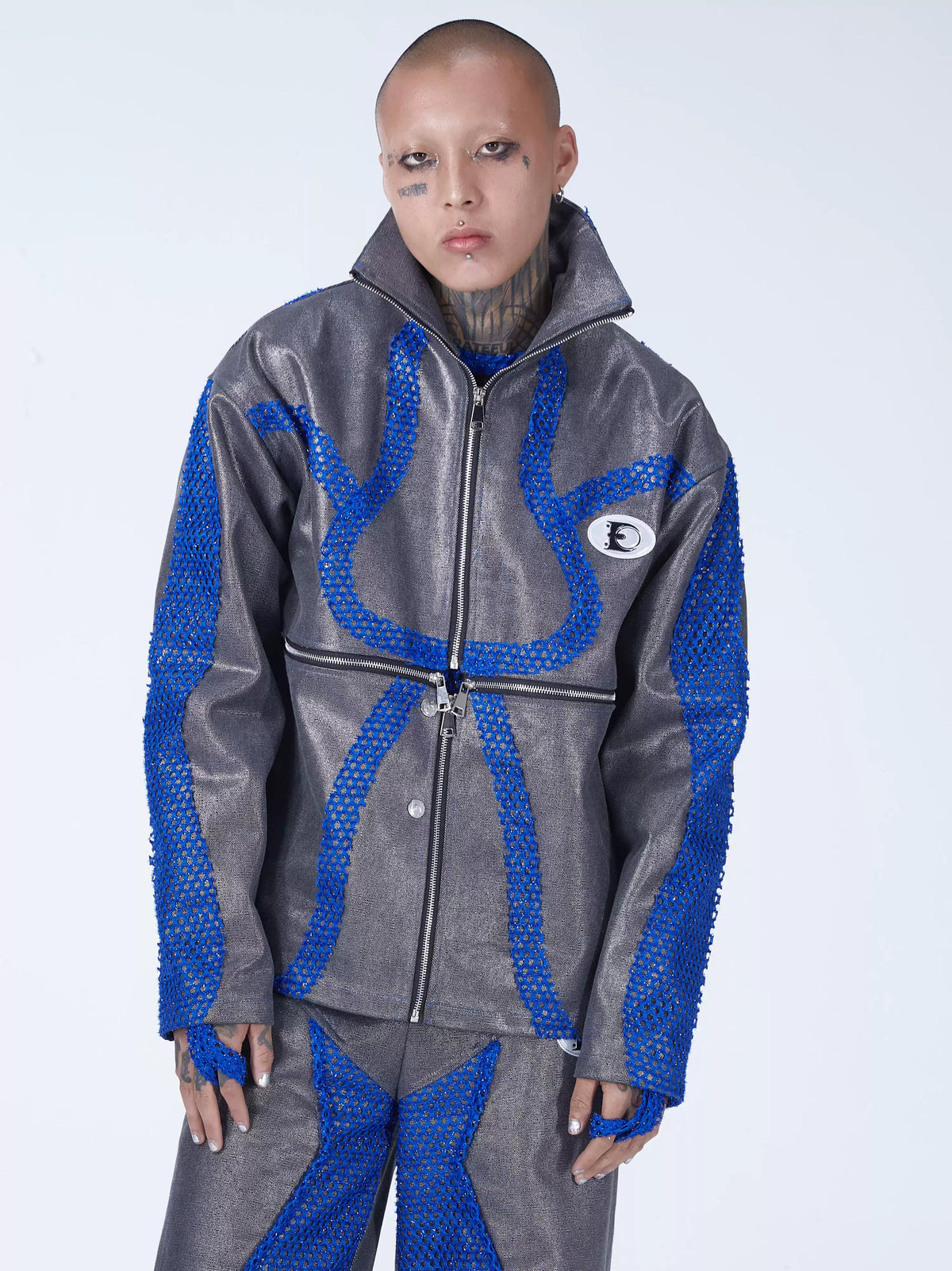 EMBRYO METAL SHELL convertible canvas jacket — alternate front modeled view
