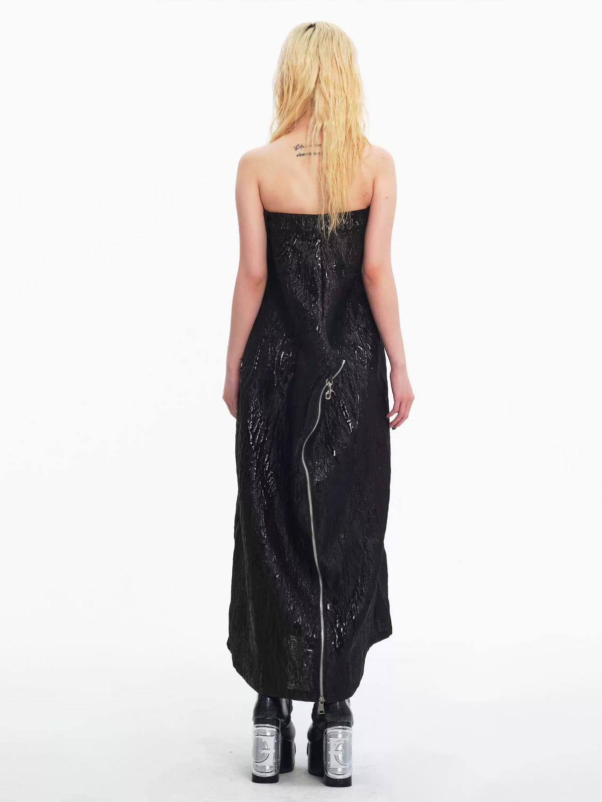 EMBRYO VENOM SHELL convertible zip skirt-pants — rear or construction presentation