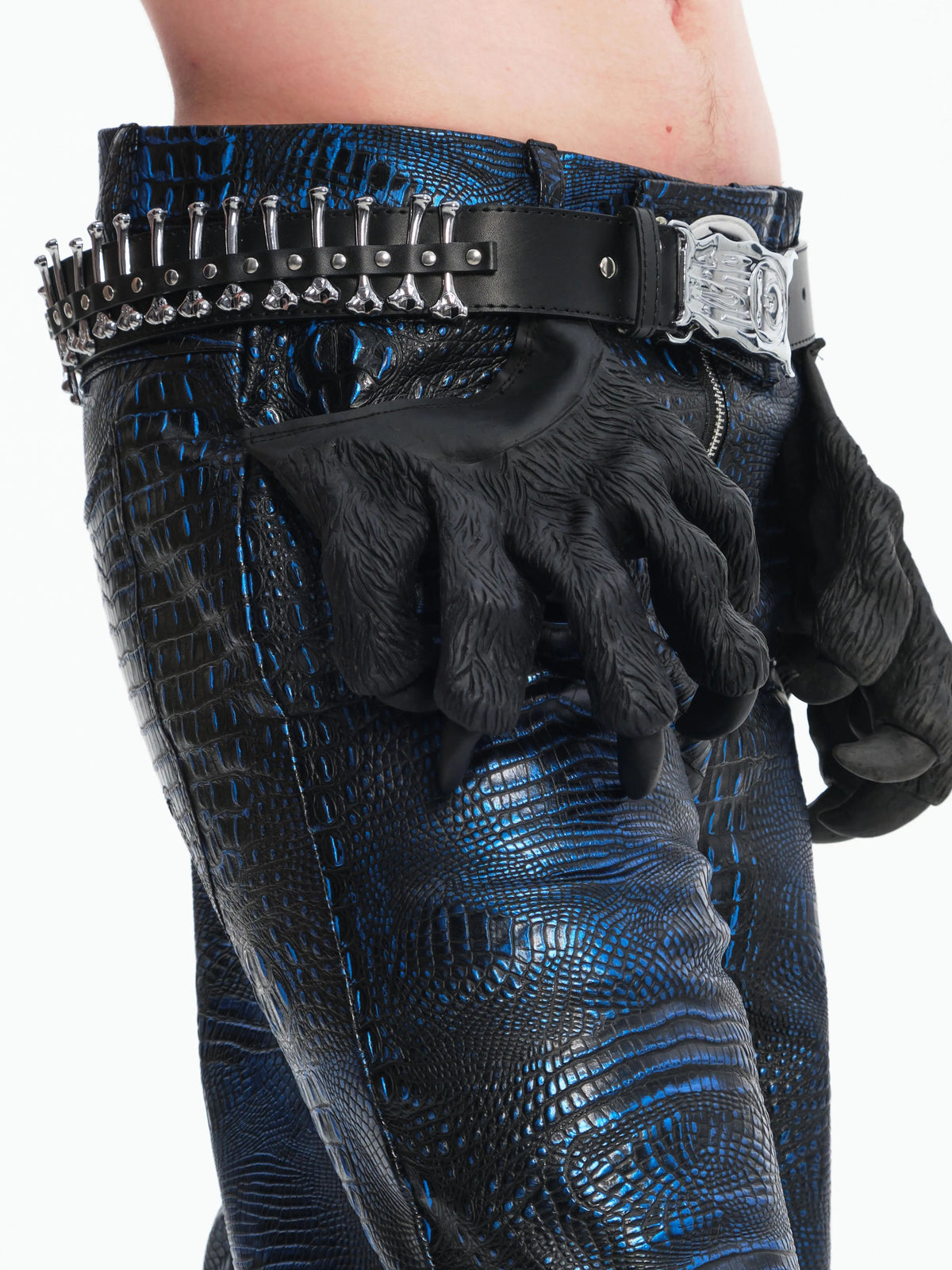 EMBRYO BONE SIGIL genuine leather belt — side styled waist view