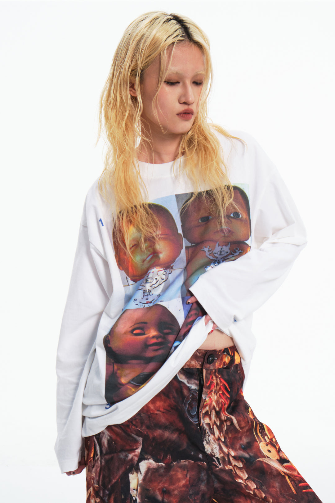 EMBRYO ABCD FOUR CHILDREN white graphic sweatshirt — additional product detail view