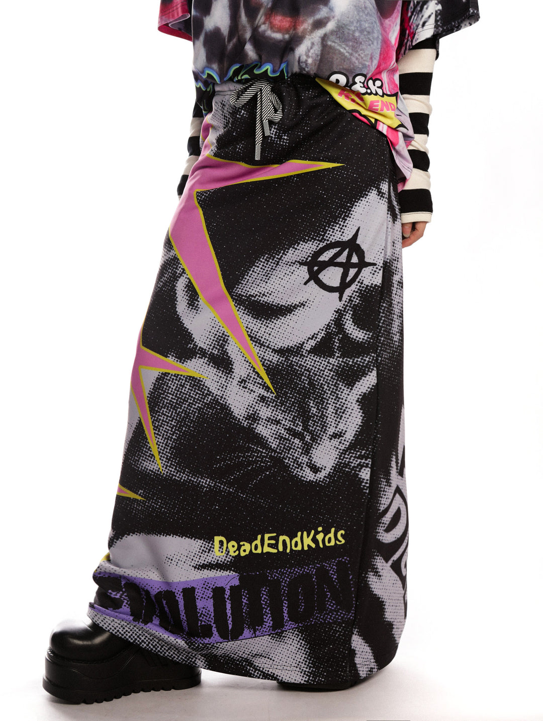 DEADENDKIDS PUNK RIOT printed sweatshirt maxi skirt — rear modeled view