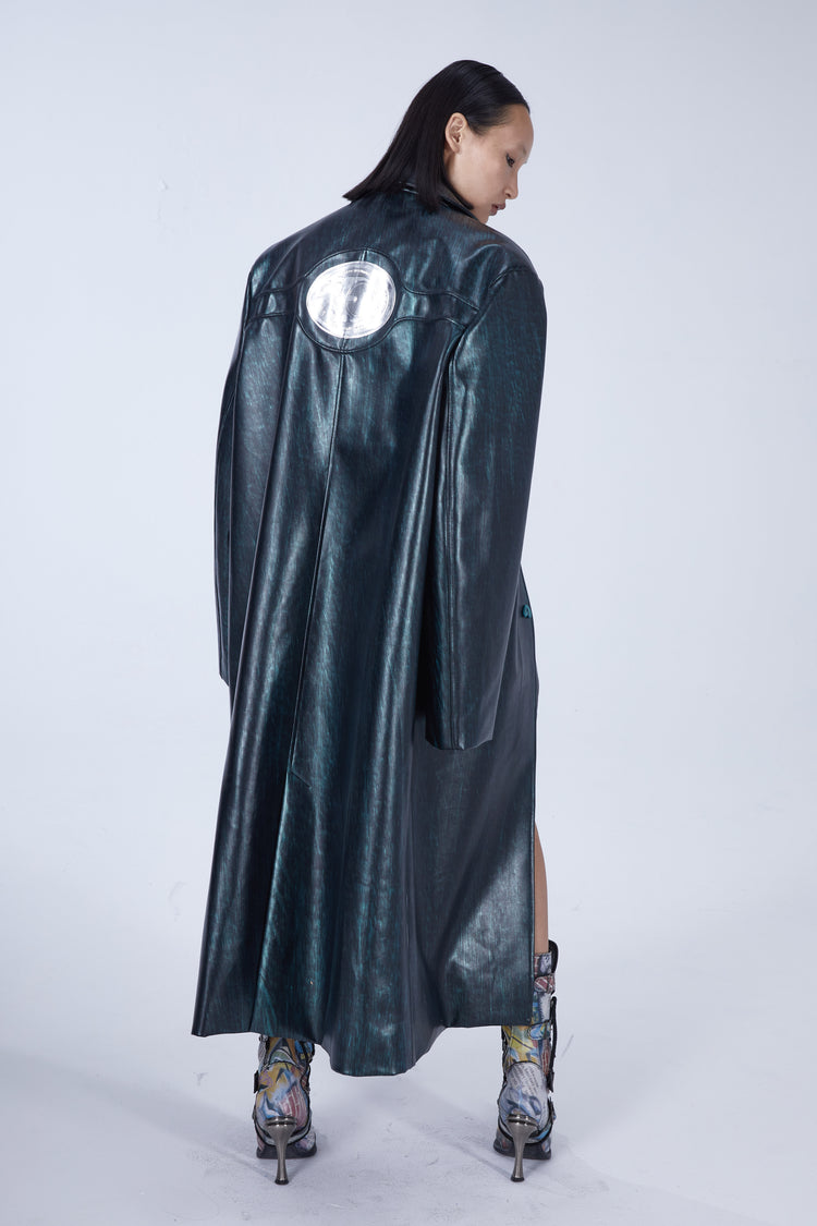 EMBRYO MATRIX buckle PU leather trench coat — alternate modeled angle