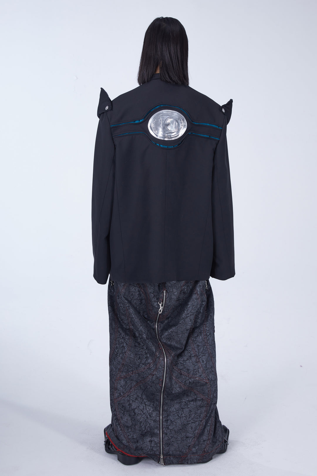 EMBRYO IMPERIAL GUARD detachable-shoulder Zhongshan blazer — additional styled view