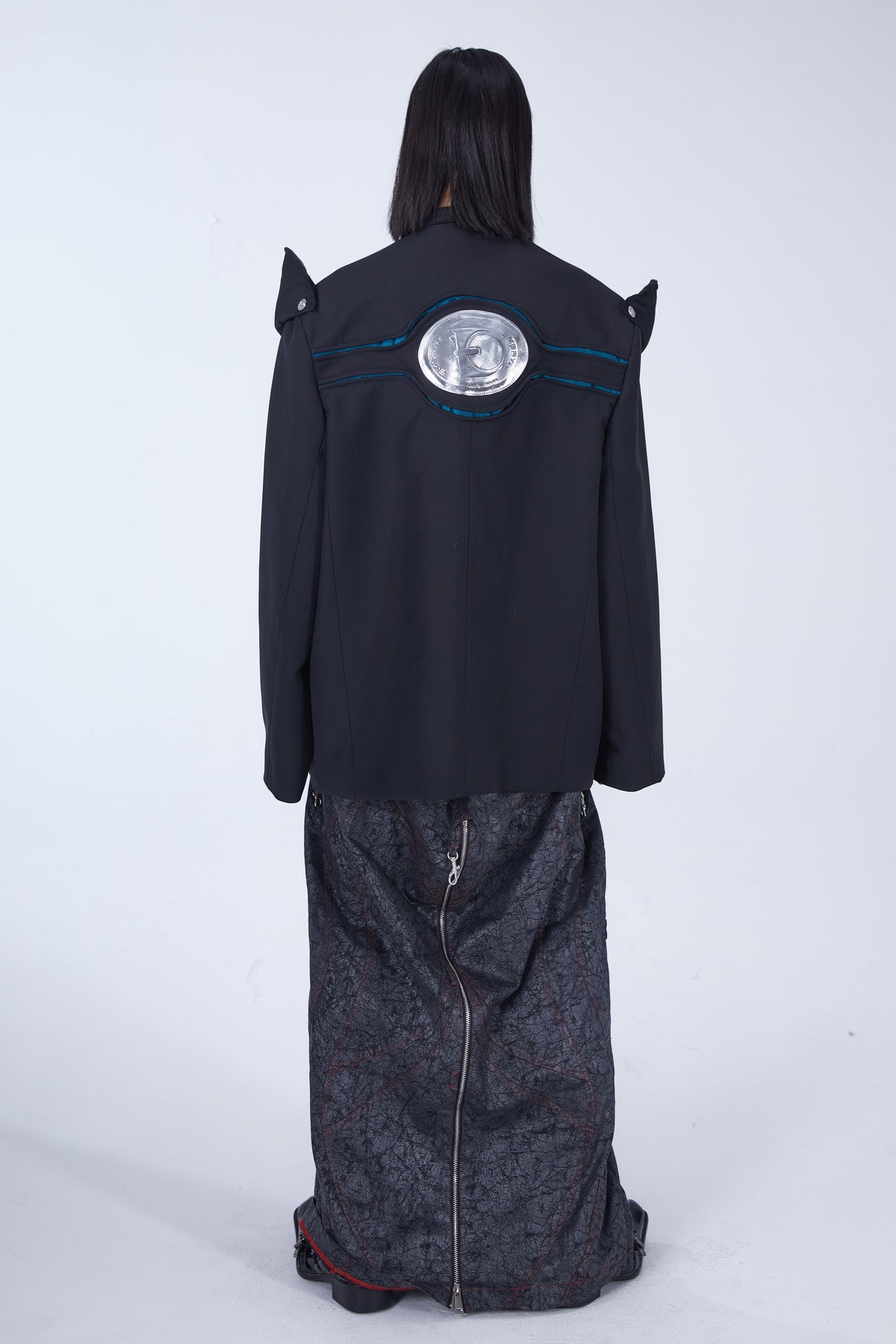 EMBRYO IMPERIAL GUARD detachable-shoulder Zhongshan blazer — additional styled view