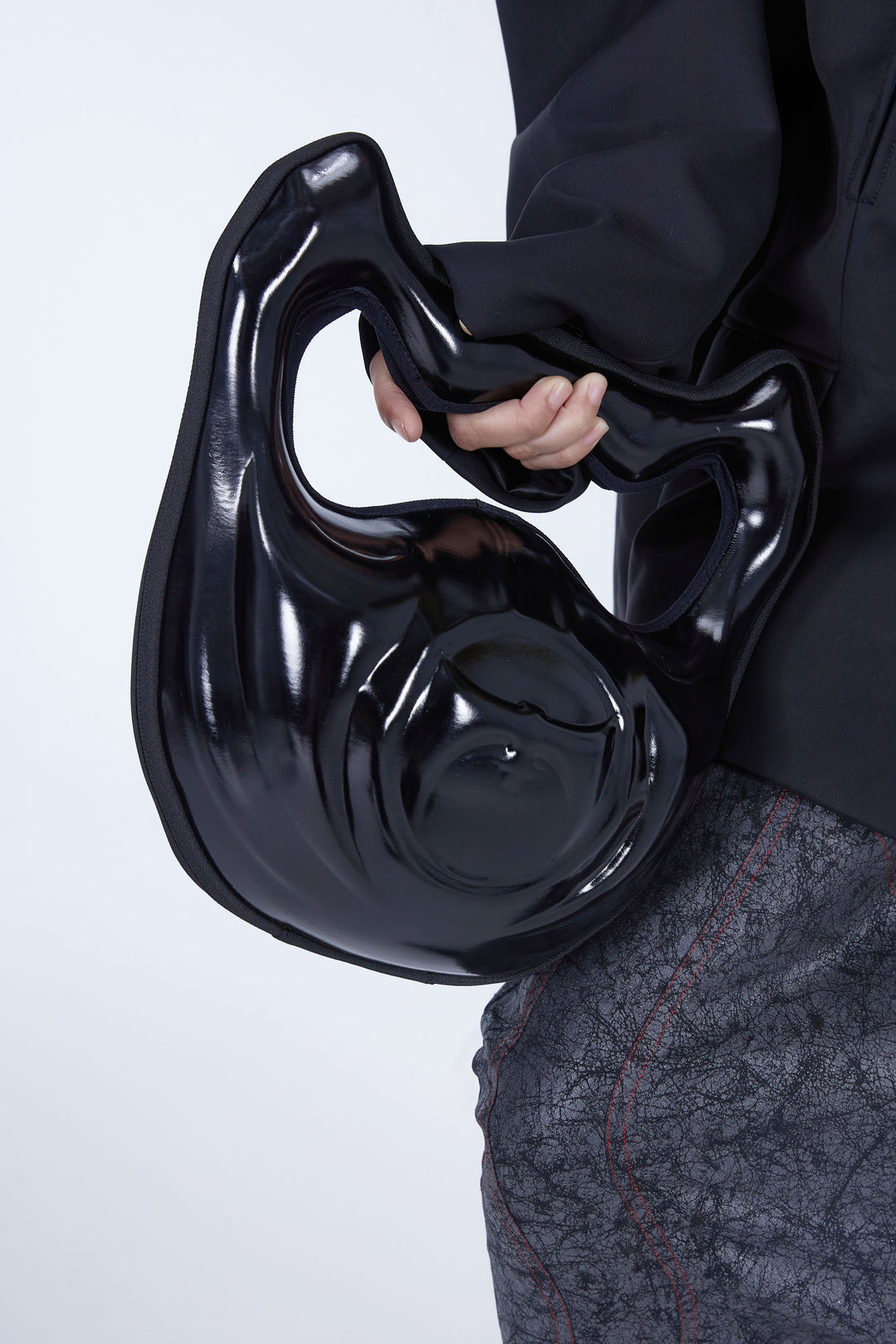 EMBRYO GRAVITY sculptural 3D handbag — construction and silhouette detail