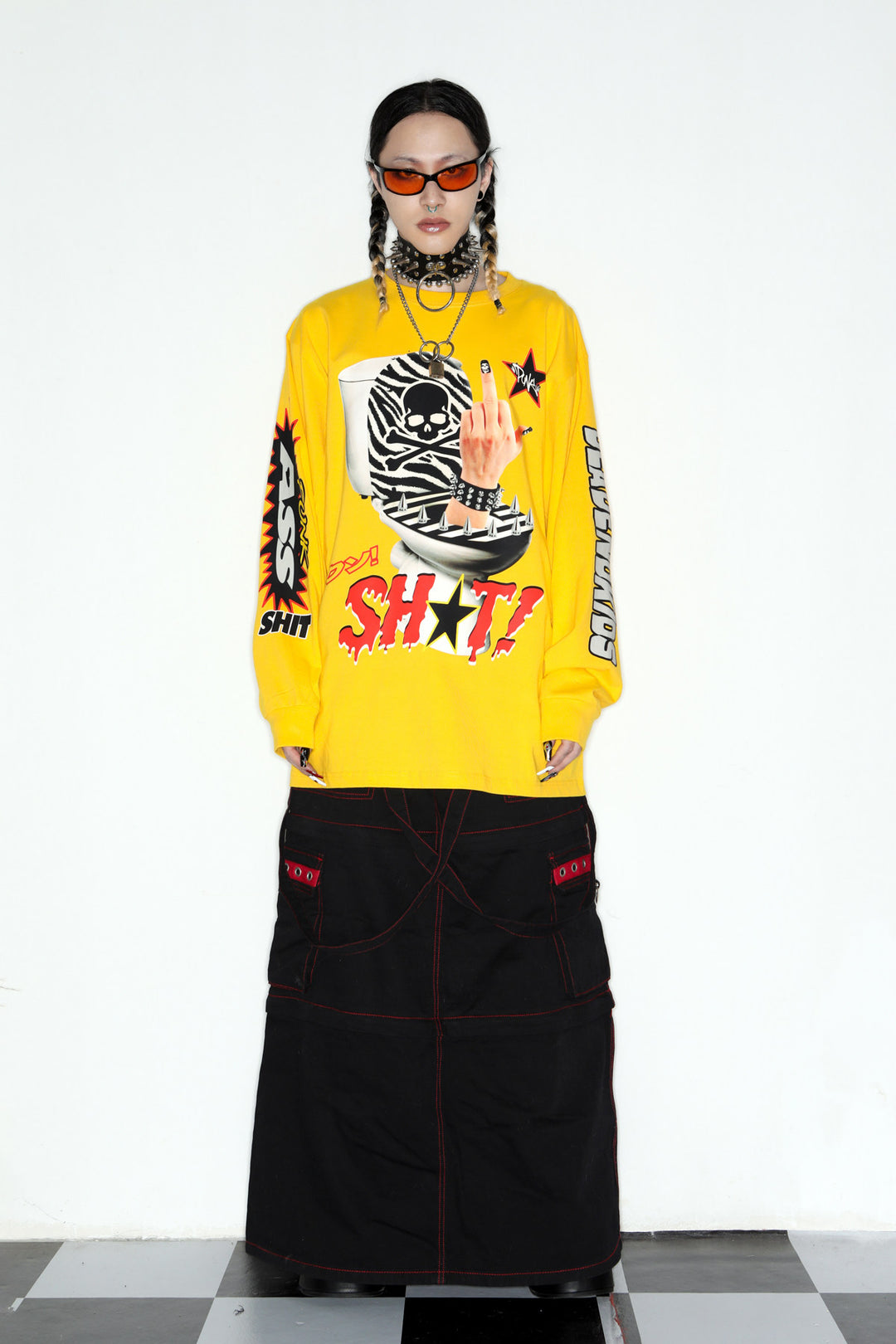 DEADENDKIDS MIDDLE FINGER oversized long-sleeve tee — close modeled view