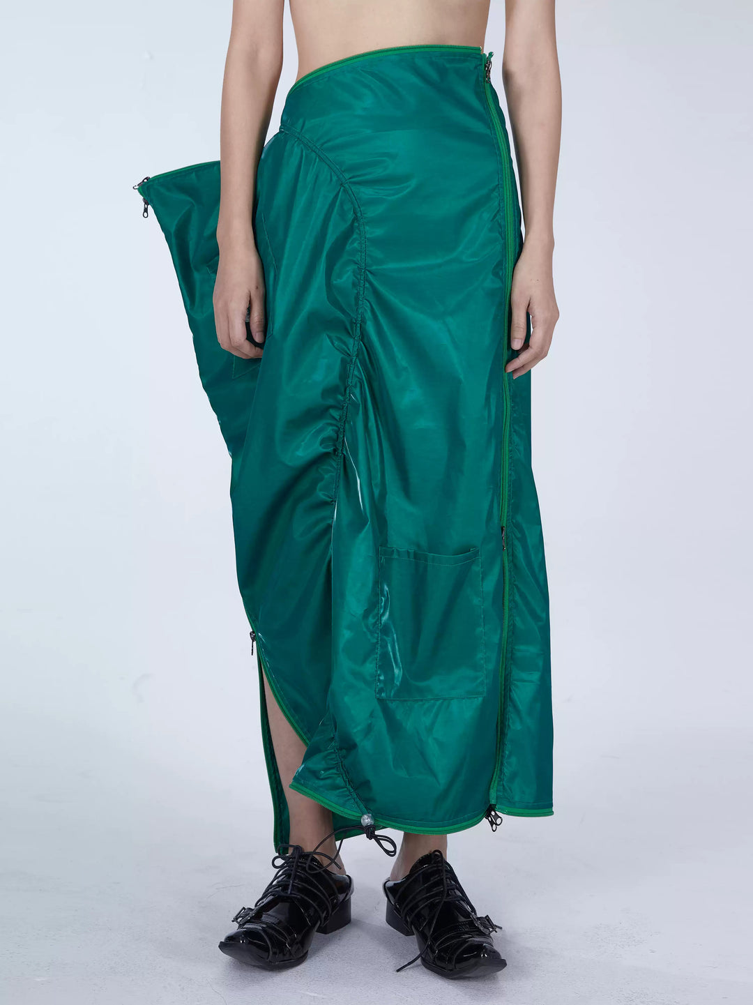 EMBRYO SLEEP POD convertible dress & bag — side or detail presentation
