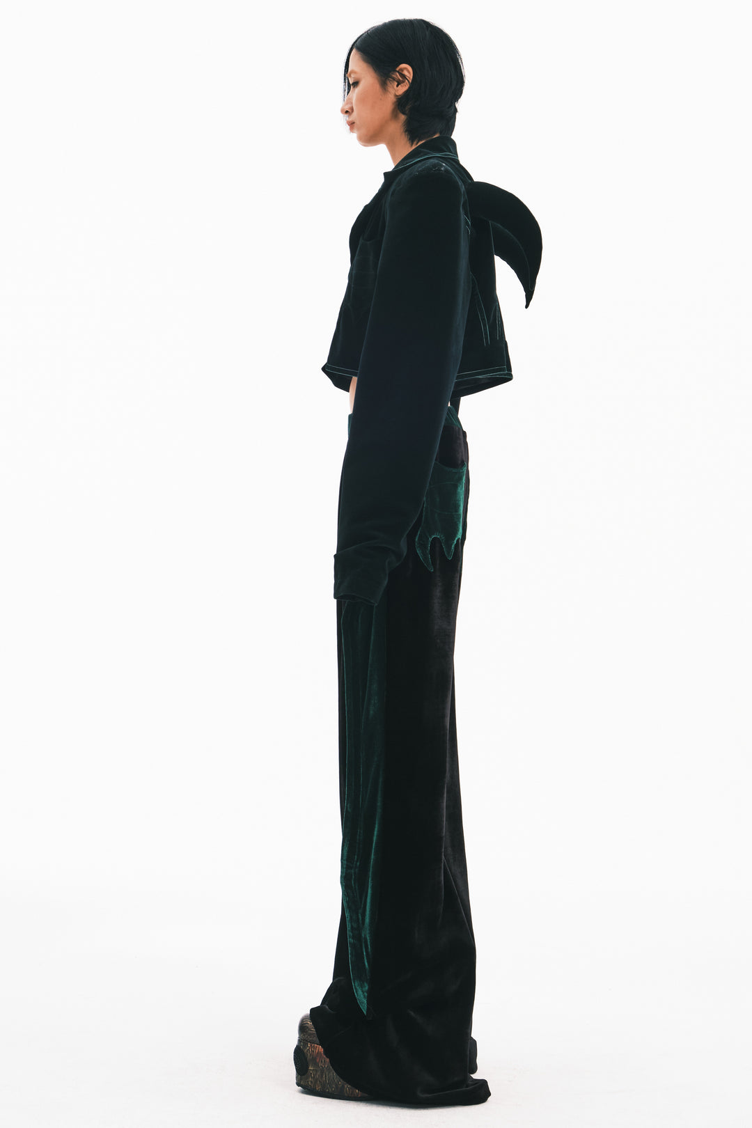 EMBRYO GREEN HORN cropped velvet blazer — additional product detail view