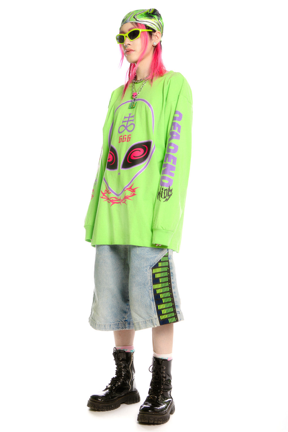 DEADENDKIDS ALIEN 666 neon graphic sweatshirt — construction detail