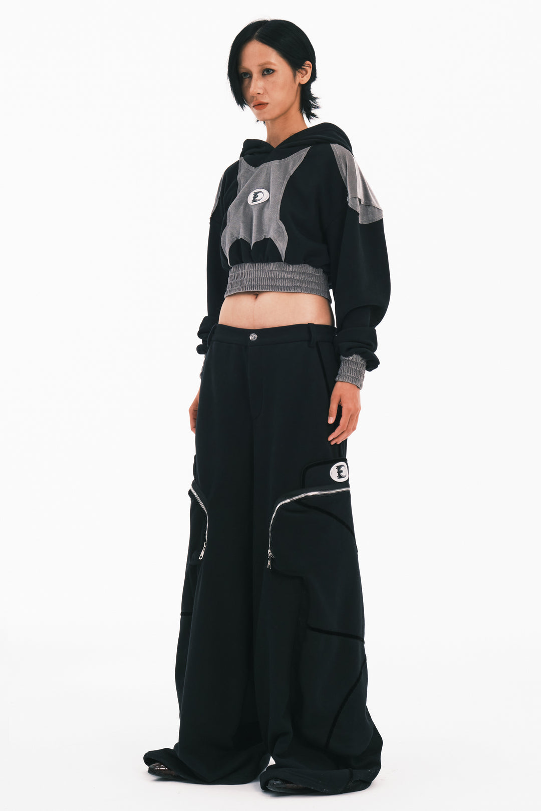 EMBRYO GUARD CORE cropped graphic sweatshirt — construction detail