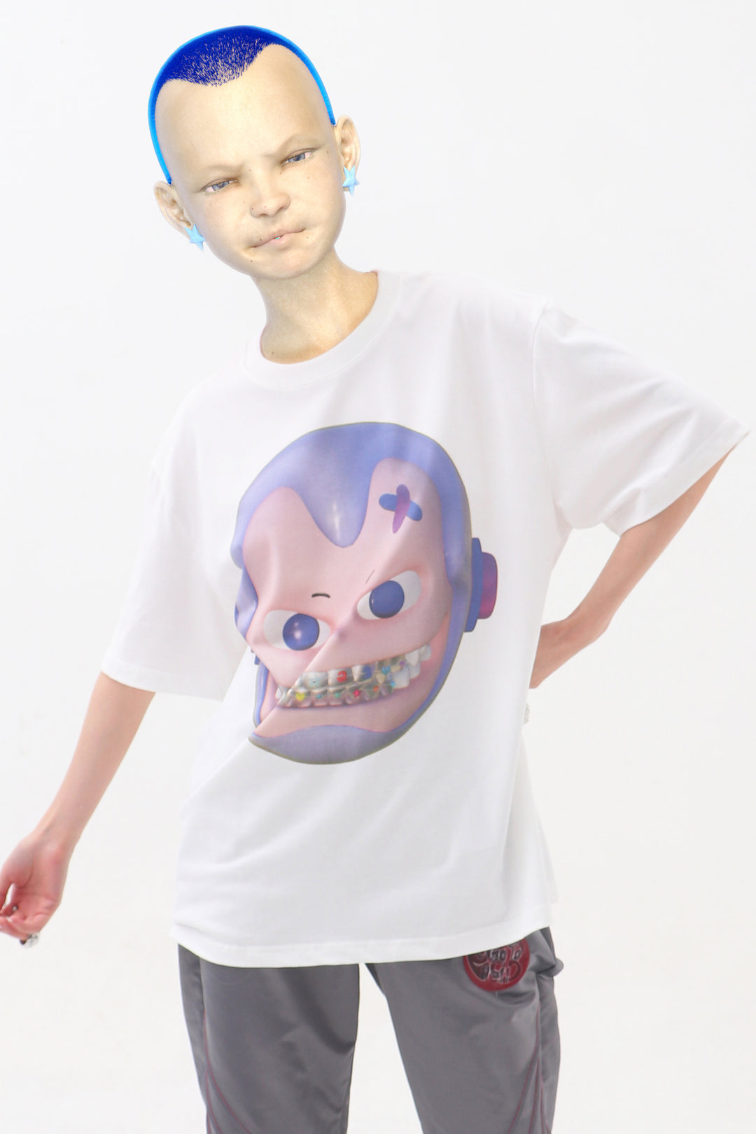 EMBRYO E23 LITTLE ONE oversized white graphic tee — additional product detail view