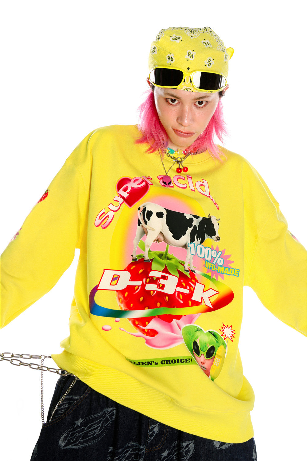 DEADENDKIDS LEMON RIOT cotton sweatshirt — alternate modeled angle