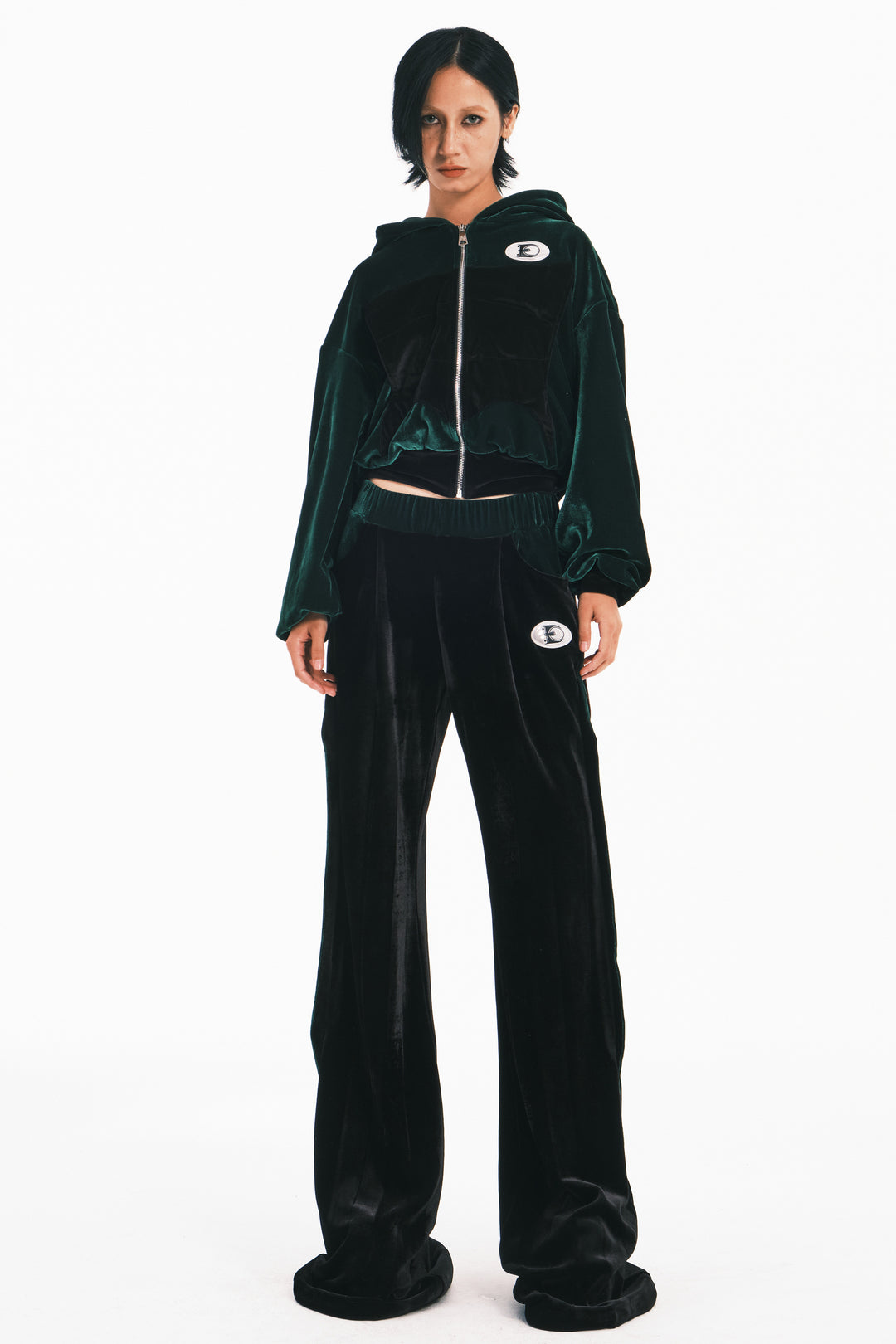 EMBRYO GREEN SPIKE cropped velvet hoodie — additional product detail view